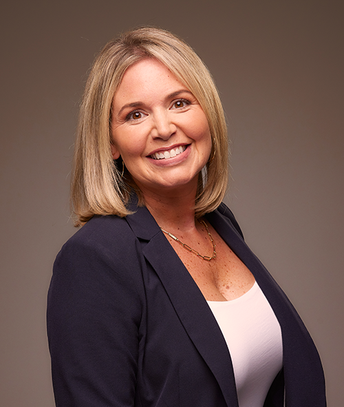 Headshot of Lisa Kalkes